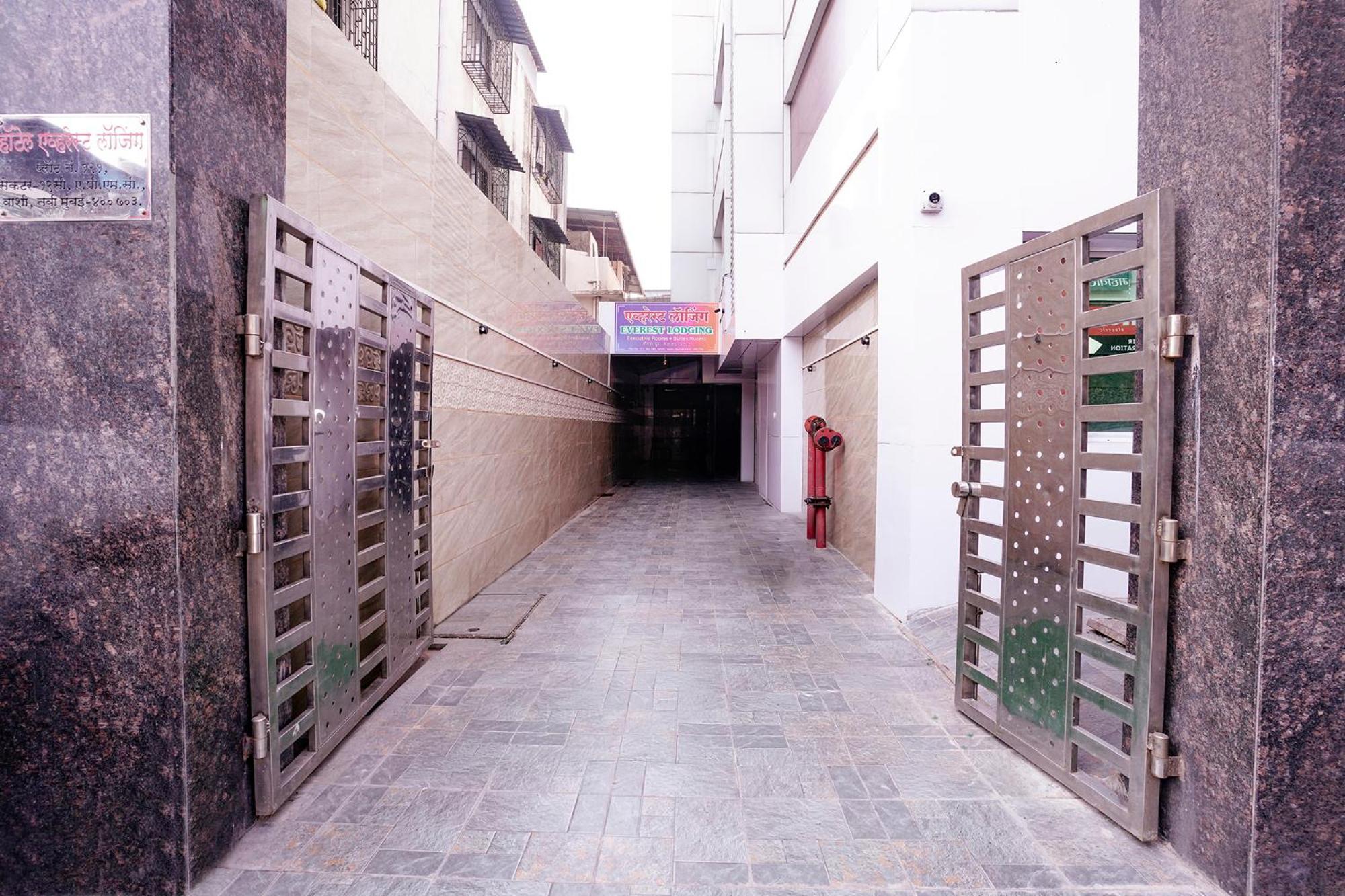 Fabhotel Everest Vashi Εξωτερικό φωτογραφία