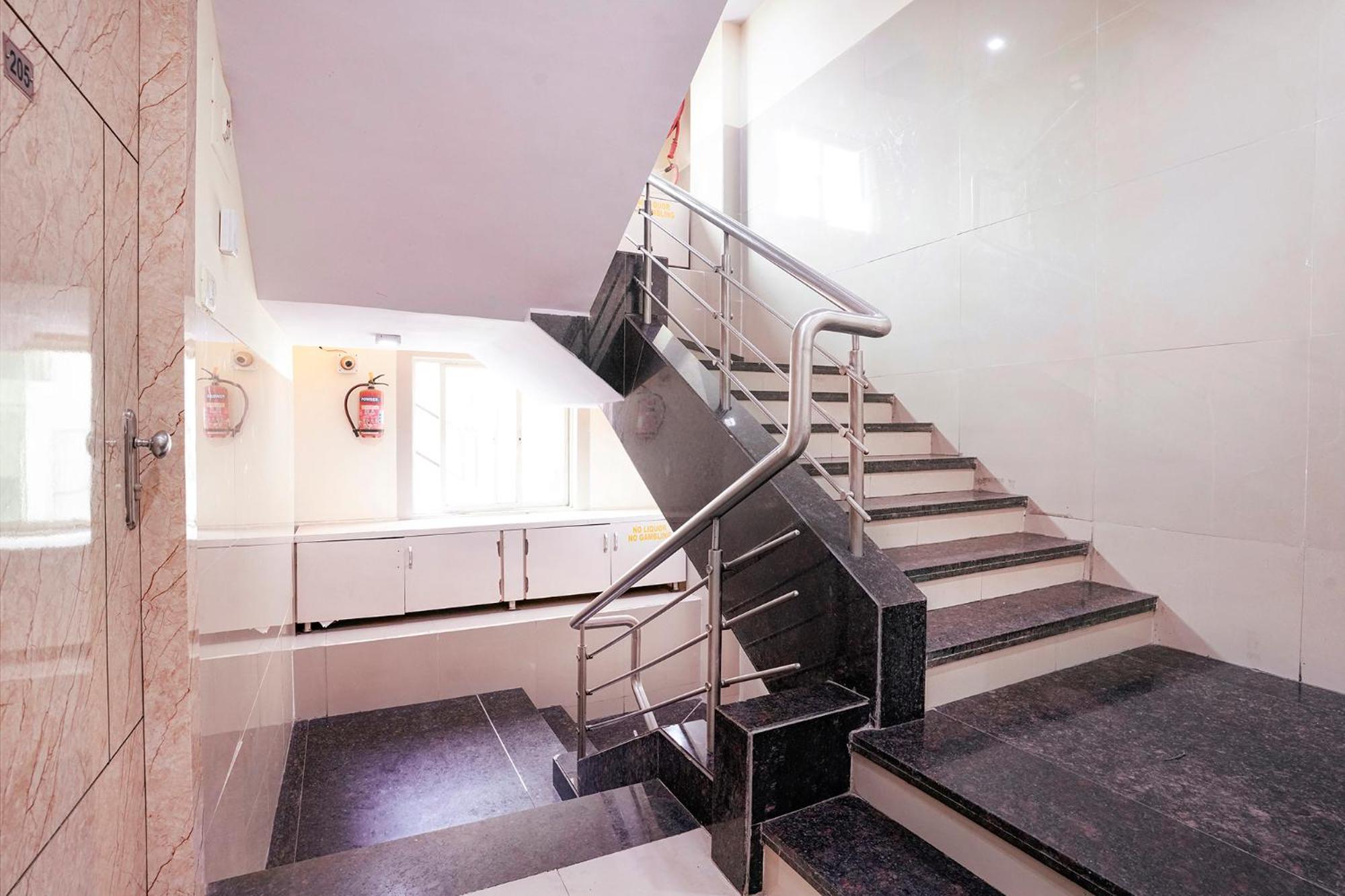Fabhotel Everest Vashi Εξωτερικό φωτογραφία